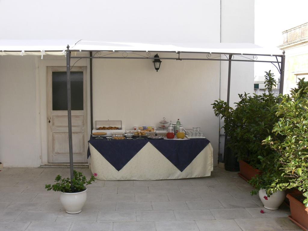 Relais Carlo V - Palazzo Storico Bed & Breakfast Gallipoli Bagian luar foto