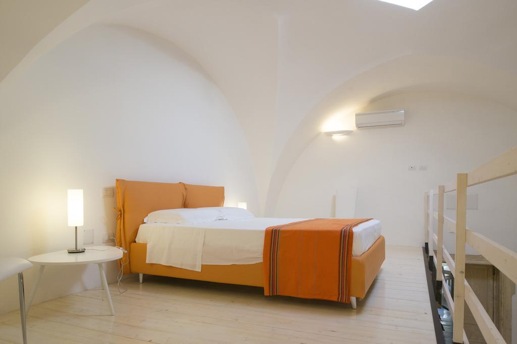 Relais Carlo V - Palazzo Storico Bed & Breakfast Gallipoli Ruang foto