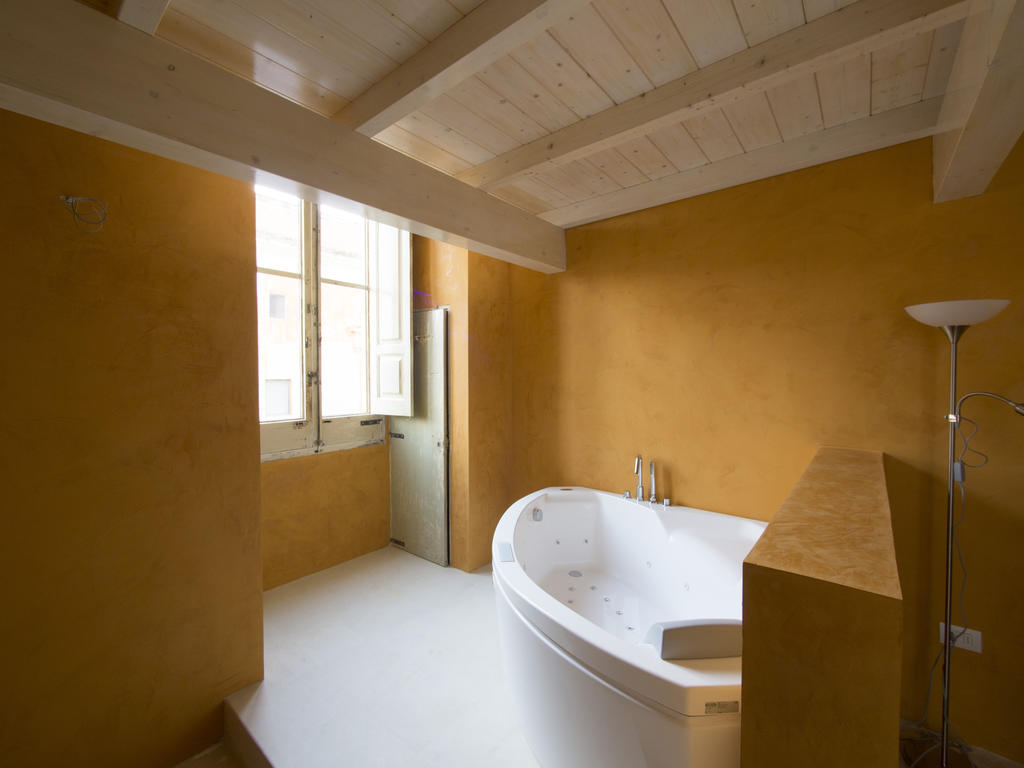Relais Carlo V - Palazzo Storico Bed & Breakfast Gallipoli Ruang foto