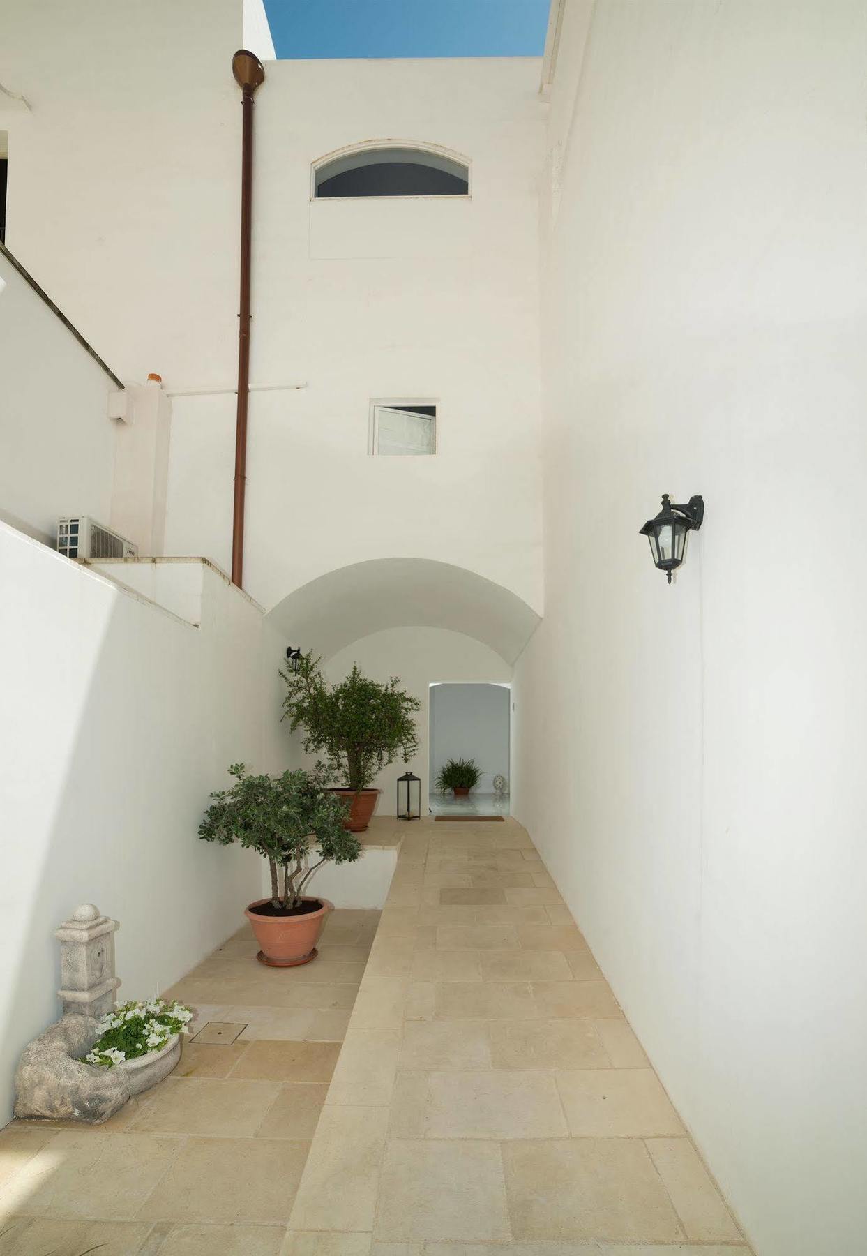 Relais Carlo V - Palazzo Storico Bed & Breakfast Gallipoli Bagian luar foto
