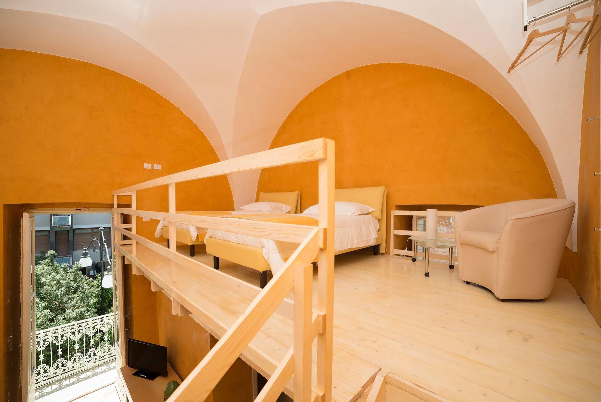 Relais Carlo V - Palazzo Storico Bed & Breakfast Gallipoli Bagian luar foto